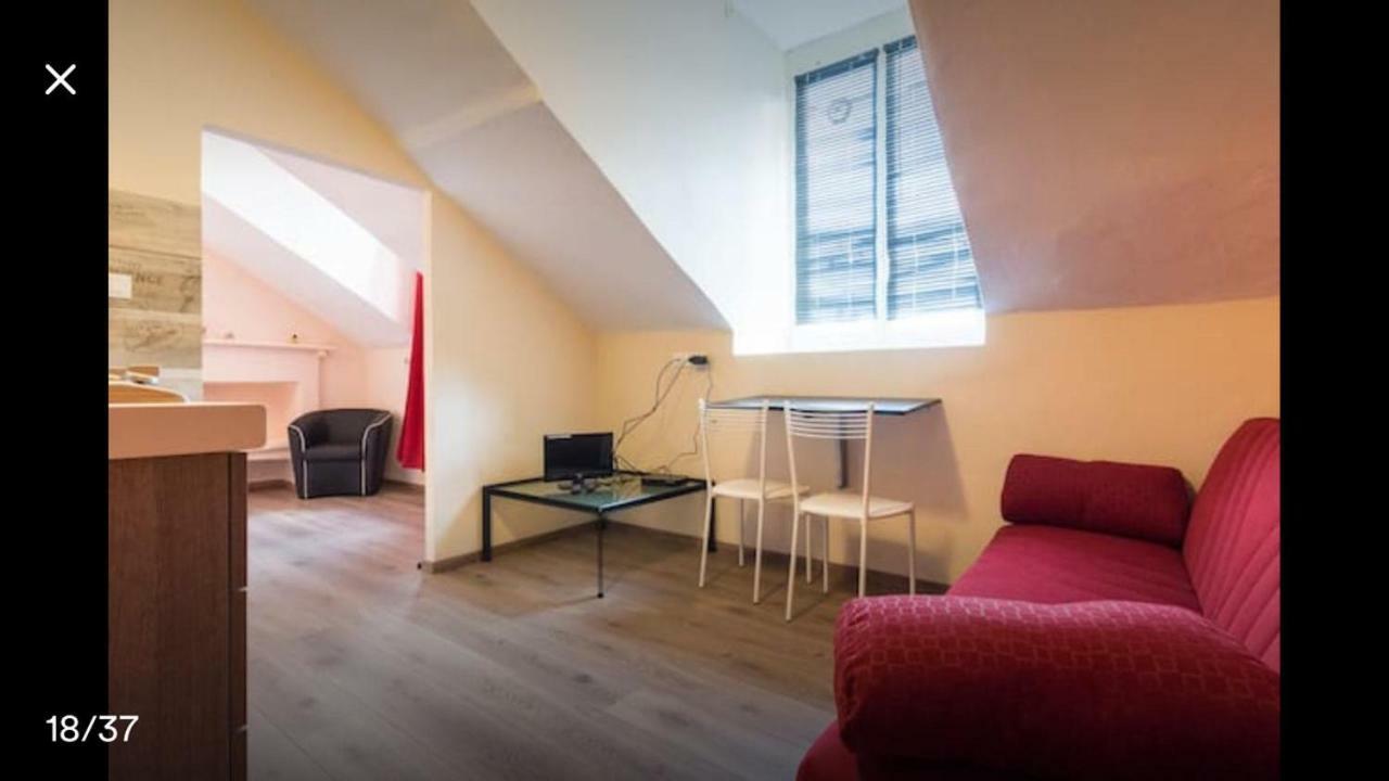 Apartamento Mansarda In Borgo Dora Turín Exterior foto