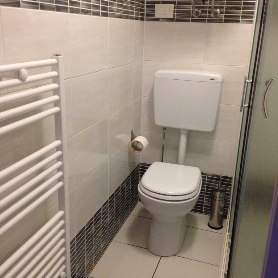 Apartamento Mansarda In Borgo Dora Turín Exterior foto